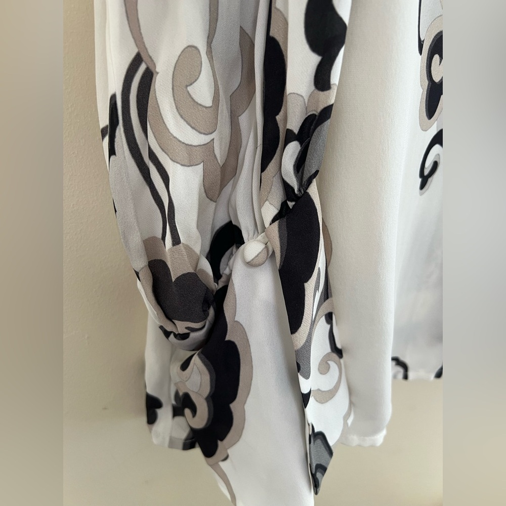 Natori Black and White Graphic Button Down Shirt - Picture 3 of 10